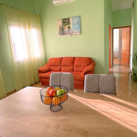 Apartments Martina Vodice Buitenkant foto