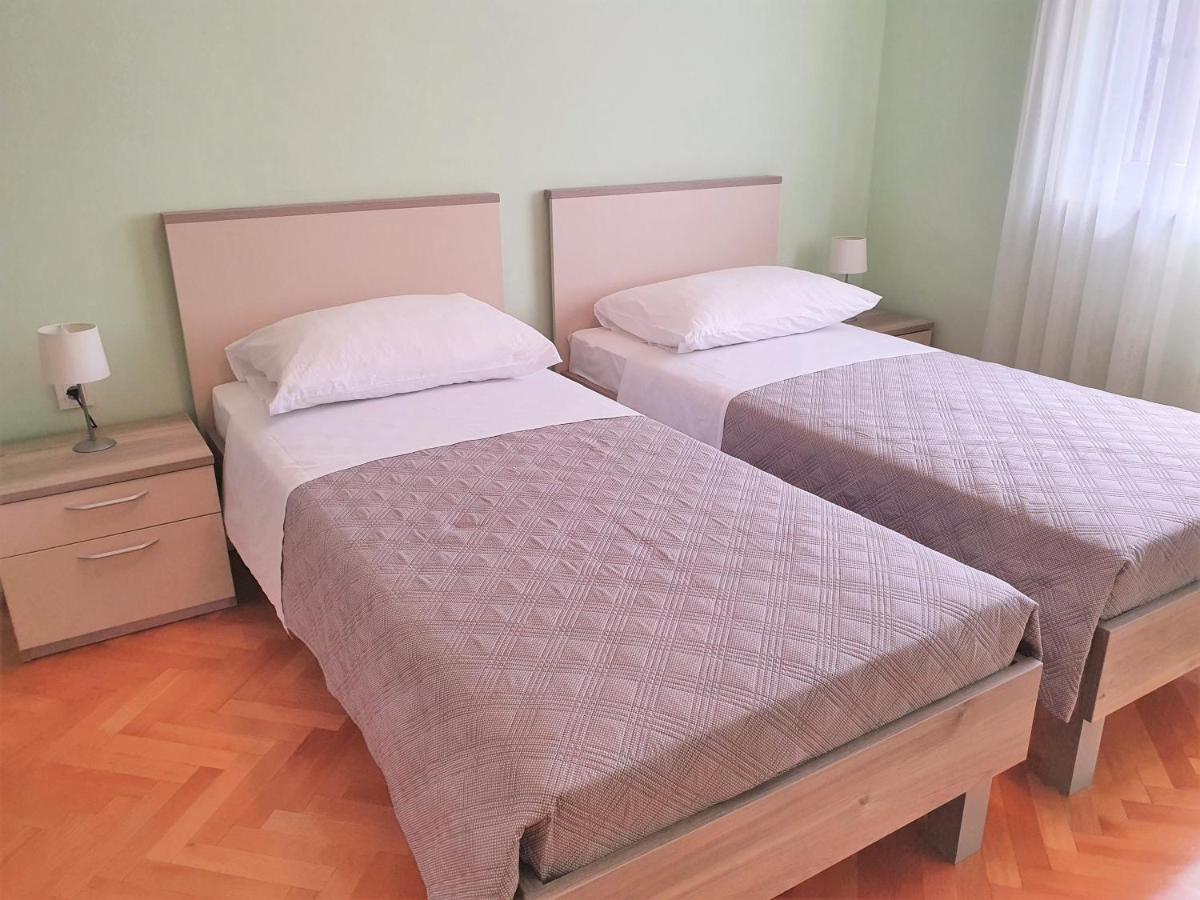 Apartments Martina Vodice Buitenkant foto